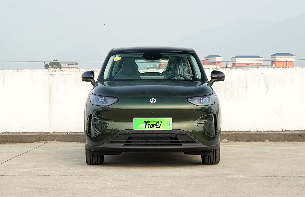 imgi_3_1_3(98) Leapmotor A10 2026– Ready for Export From China | Electric Car From China Canada - Image 1