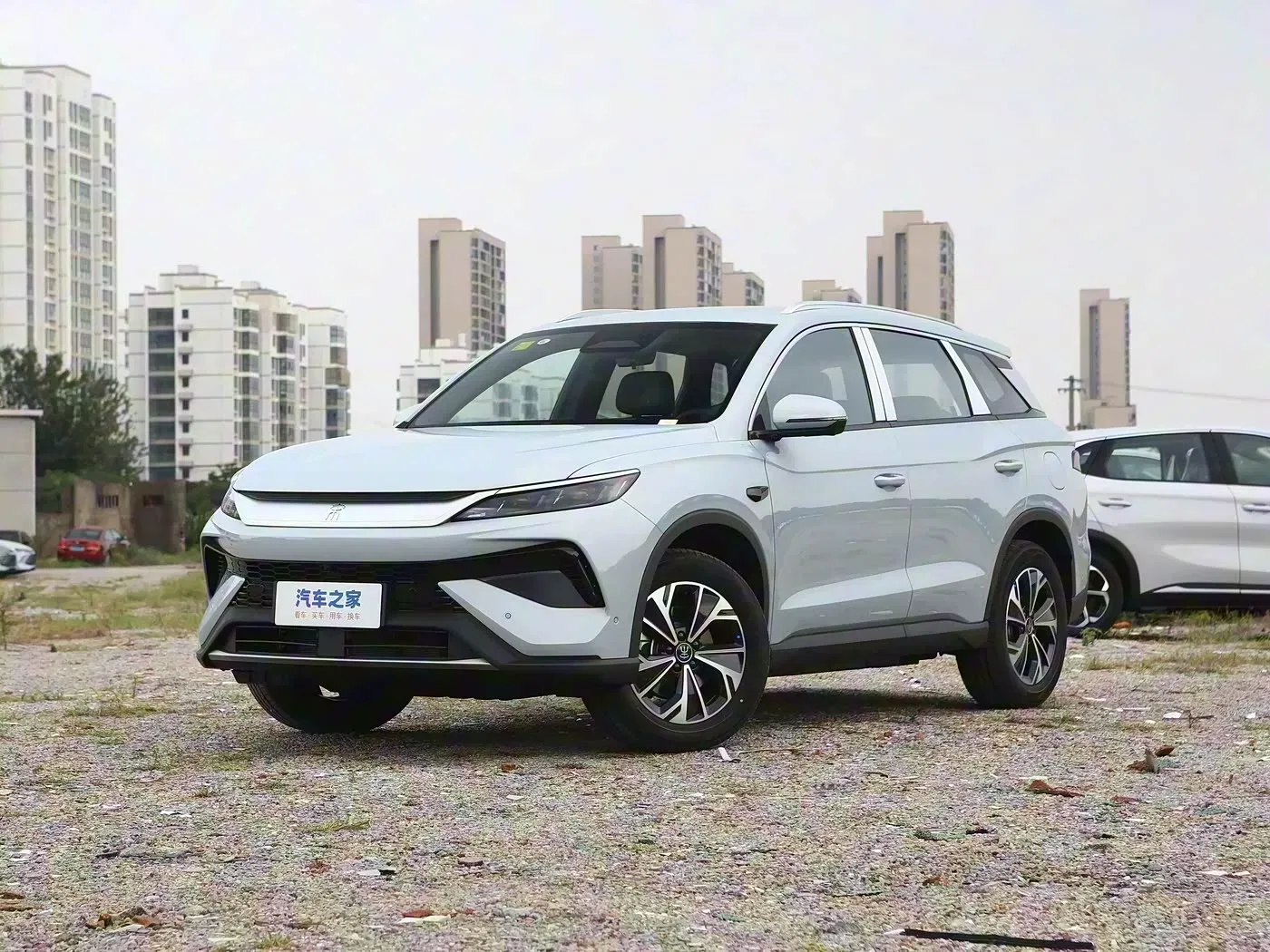 imgi_55_2025-Eco-Friendly-Byd-Car-Song-PRO-New-Energy-Dm-I-115km-for-Family BYD Song Pro DM-i– For Sale From China | China Electric Car Import Canada - Image 1